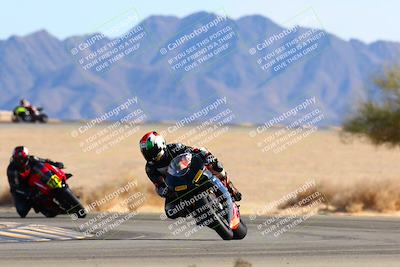 media/Jan-08-2022-SoCal Trackdays (Sat) [[1ec2777125]]/Turn 4 (1145am)/